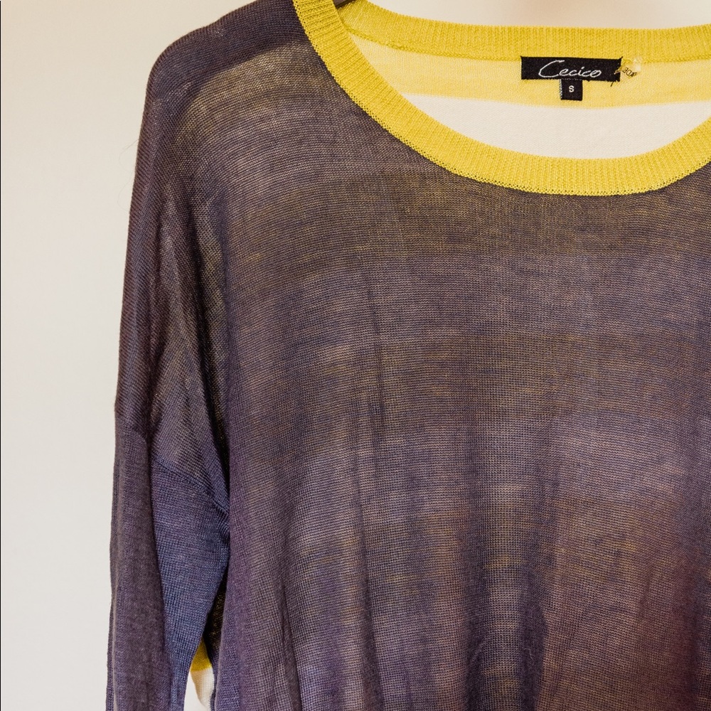 Women’s sweater, size Small